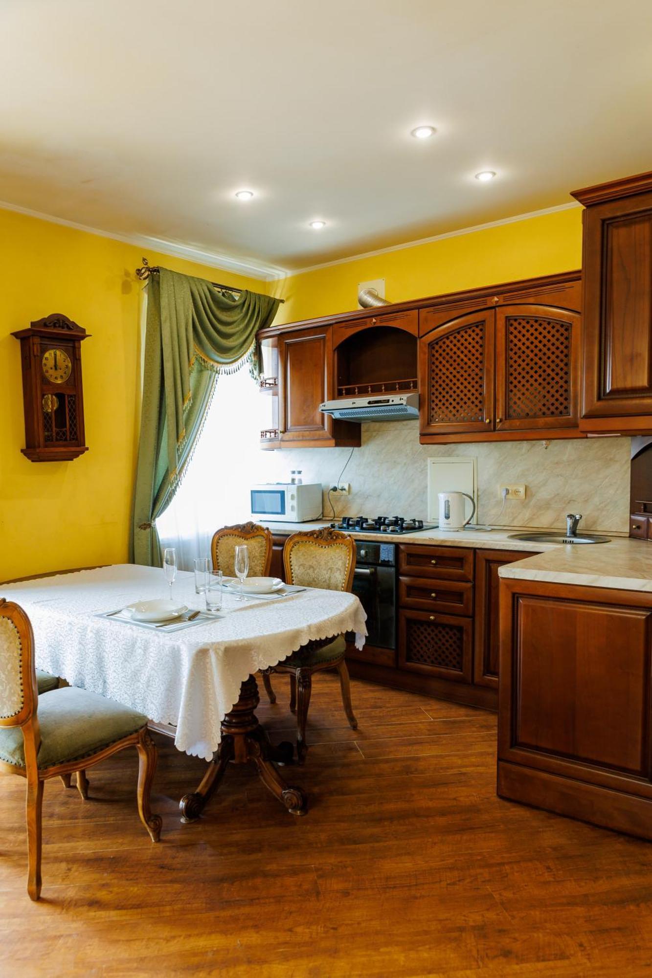 Квартира Антиквара У Центрі Полтави Мережа Alexapartments Документи Для Відряджень Безконтатне Заселення Цілодобово Poltava Dış mekan fotoğraf